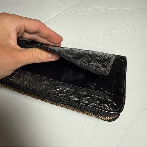 Brahmin Zipper Wallet Black and Silver Shimmer Ombre Crocodile Pattern - Picture 7 of 11